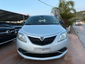 Lancia Ypsilon 1.2 69 CV 5 porte Unyca