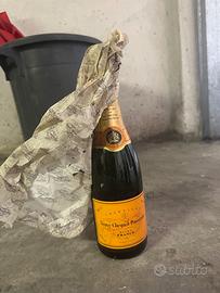 : Veuve Clicquot Ponsardin Brut – Champagne