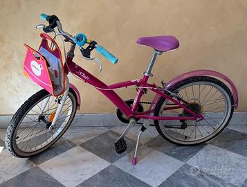 Bicicletta bambina B'Twin 20 pollici con accessori
