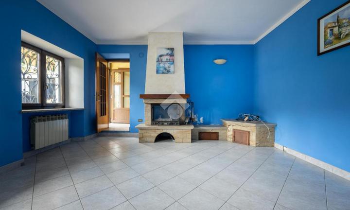 CASA SEMINDIPENDENTE A PIASCO