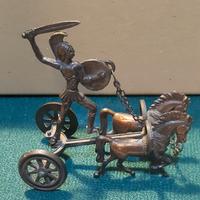 Miniatura in bronzo, Achille sul carro.