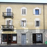 3 LOCALI RISTRUTTURATO IN VIA ANDREA MENSA