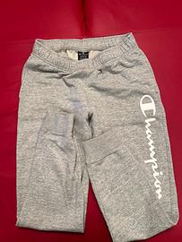 2 paia pantaloni tuta marca  Champion Medium