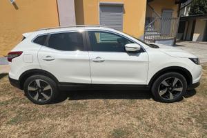 Nissan Qashqai con 27.000 km benzina