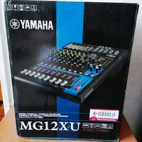 Mixer analogico YAMAHA MG 12 XU