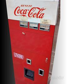 Frigo distributore bottiglie Coca Cola anni 60