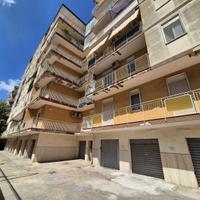 Santa Chiara ampio trivani con box