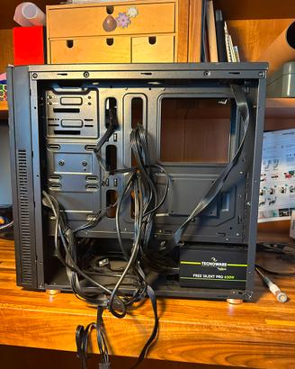 Case per PC marca SHC con alimentatore incluso