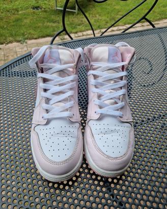 Nike Air Jordan One Bianco e Rosa