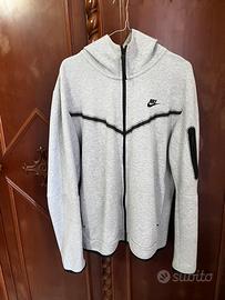 Nike tech grigia completo
