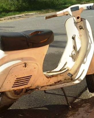 Cerc0: Vespa 50 d'epoca a marce 