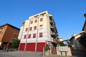 2 LOCALI A VICENZA