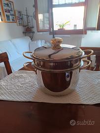Pentola con cestello colapasta