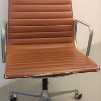 Iconica poltrona direzionale Charles Eames ICF EA1