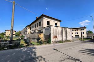 CAPANNONE A BANCHETTE