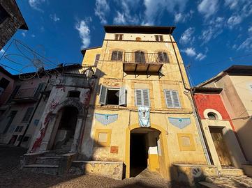 4 LOCALI A AGOSTA