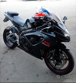 Suzuki gsxr  750 k7 