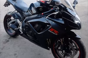 Suzuki gsxr  750 k7 
