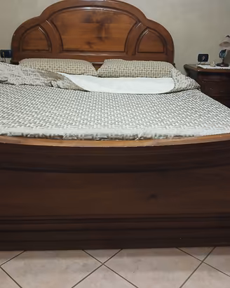 letto matrimoniale più divani