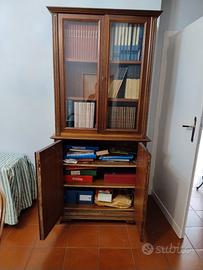 libreria e piccola consolle