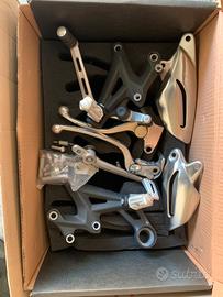 Pedane e leve freno triumph street triple 675 2015