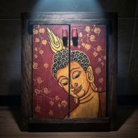Specchio con sportelli dipinti Buddha coll