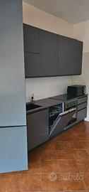 Cucina completa di elettrodomestici