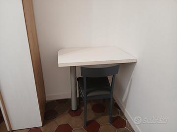 Scrivania ad angolo o per cucina 
