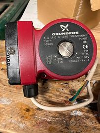 circolatore pompa Grundfos UPS2 15-40/60