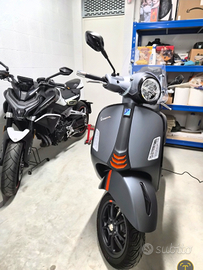 Vespa 300 super sport