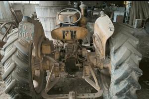 Trattore agricolo d'epoca  Fiat R25 