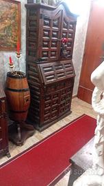 Dispenser fatte a mano anni 900