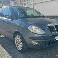 Lancia Y bi-colore benzina / clima auto bi-zona