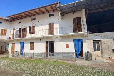 CASA SEMINDIPENDENTE A VERRONE