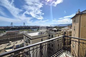 4 LOCALI A GENOVA