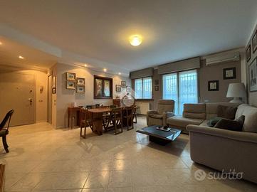 3 LOCALI A RIVOLTA D'ADDA