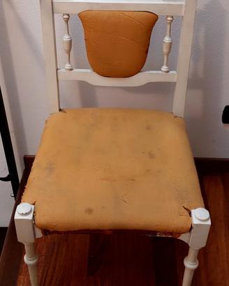 Poltroncina d'epoca in legno da foderare