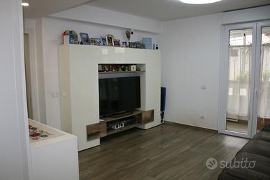 Quadrilocale ristrutturato balcone, box e cantina