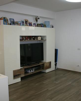 Quadrilocale ristrutturato balcone, box e cantina
