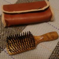 Spazzola per capelli in legno di ulivo