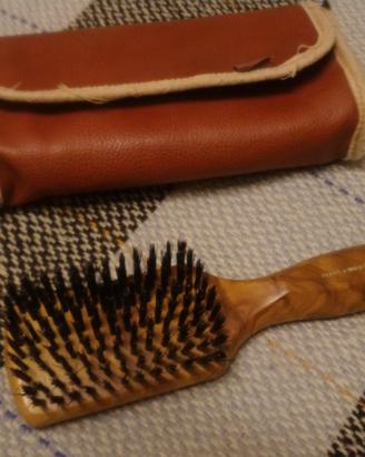 Spazzola per capelli in legno di ulivo