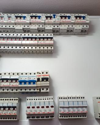 materiale elettrico 