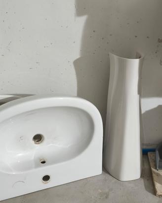 lavandino e mobile bagno
