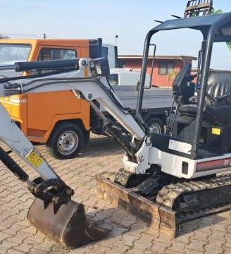 BOBCAT 323 ESCAVATORE COMPATTO CON CARRO ALLARGA