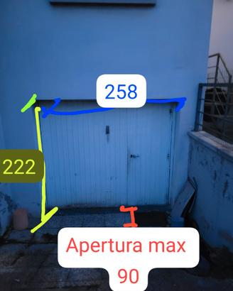Porta+basculante+garage+con+porta+ingresso+
