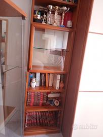 mobile in vero legno con ante 