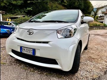 TOYOTA iQ - 2013