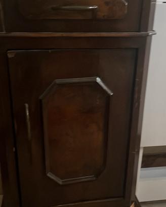 Comodino fine 1800