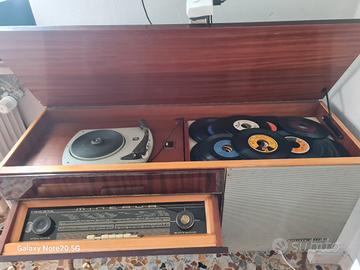 mobile con radio e giradischi