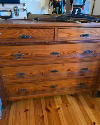 Cassettiera in legno massello stile rustico